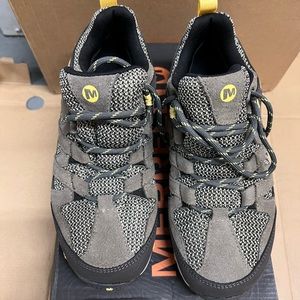 Merrell Women's Moab Mid Waterproof Hiking shoes size 8 gray